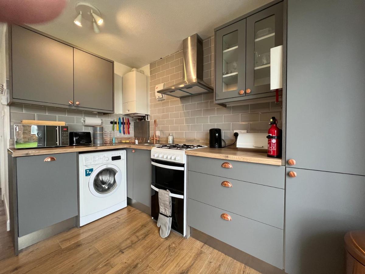 Chine Cottage Self-Catering Coastal Bungalow In Rural West Wight เฟรชวอเตอร์ ภายนอก รูปภาพ