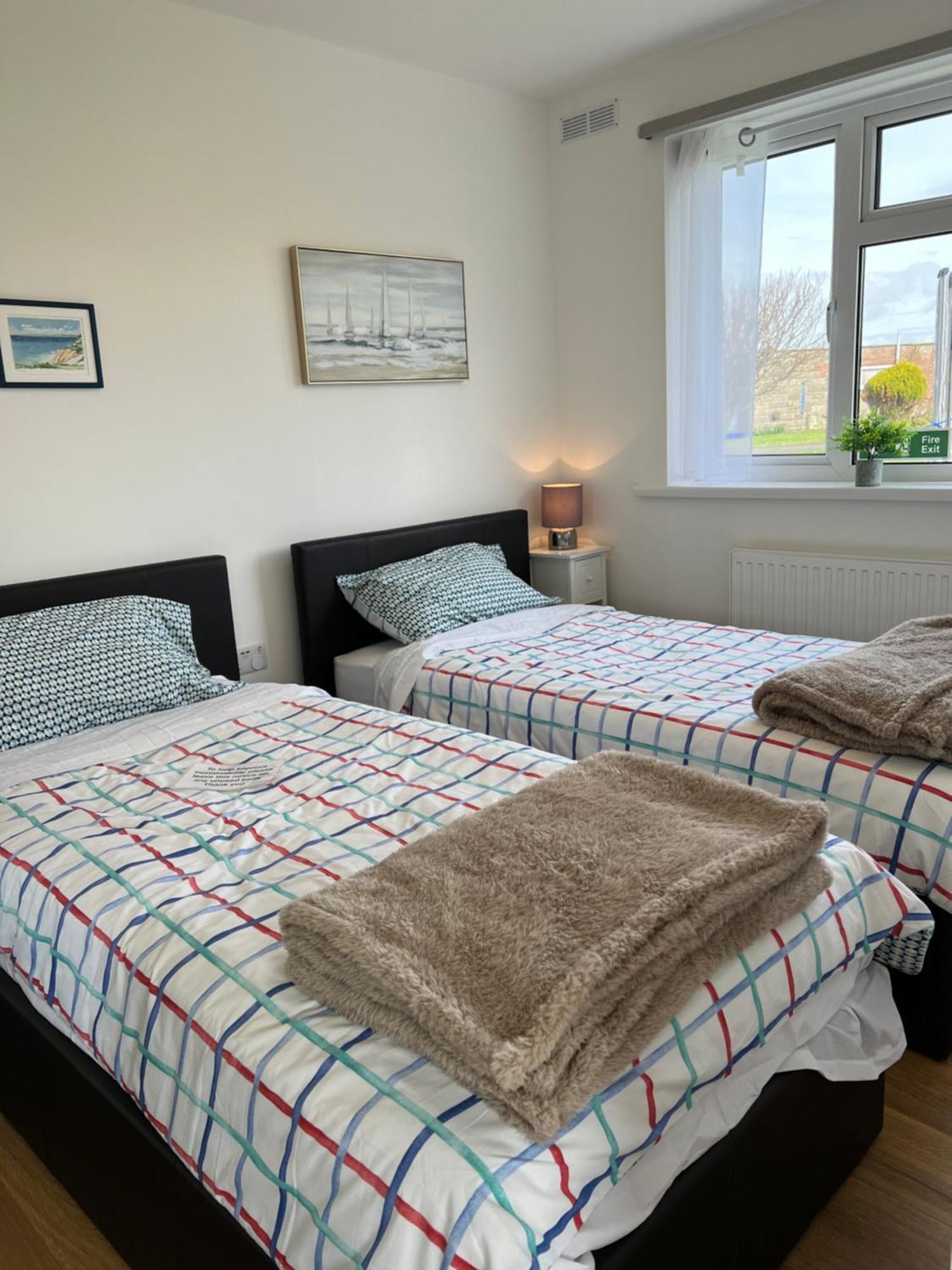Chine Cottage Self-Catering Coastal Bungalow In Rural West Wight เฟรชวอเตอร์ ภายนอก รูปภาพ